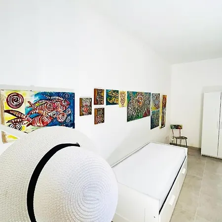Casa Nando - One Bed With Private Bathroom & Free Wi-fi *