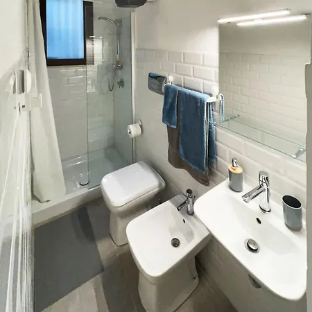 Casa Nando - One Bed With Private Bathroom & Free Wi-fi *